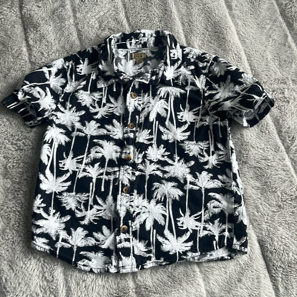 Maximus Rex, Formal boy 4T shirt, light worn, black and white